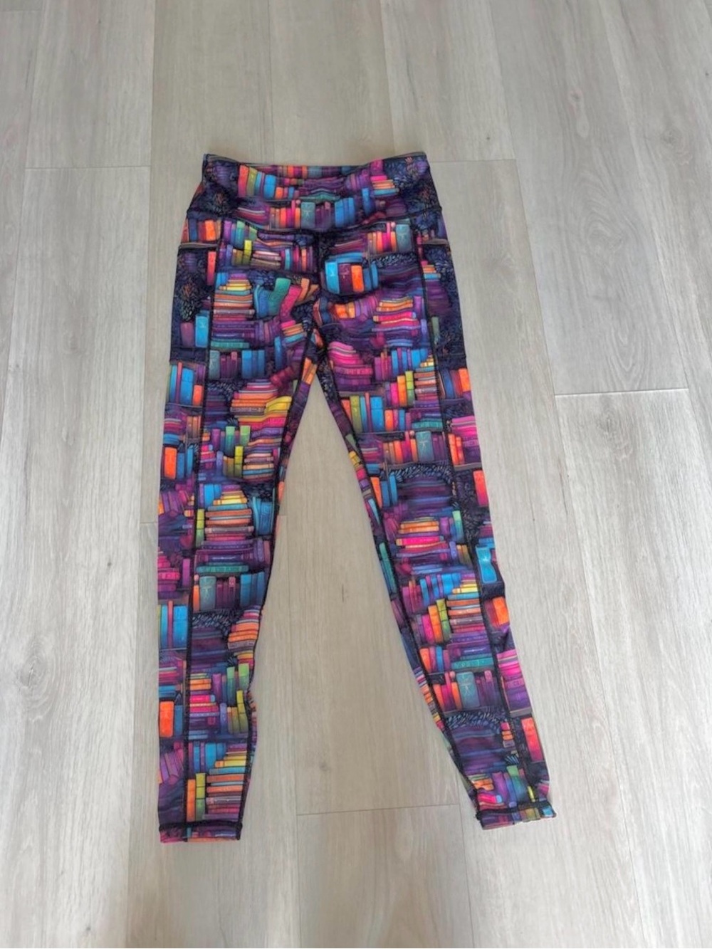 CVG Women's Rainbow Bookstack Sports Bra & Leggings Set Size S/M - Picture 8 of 8